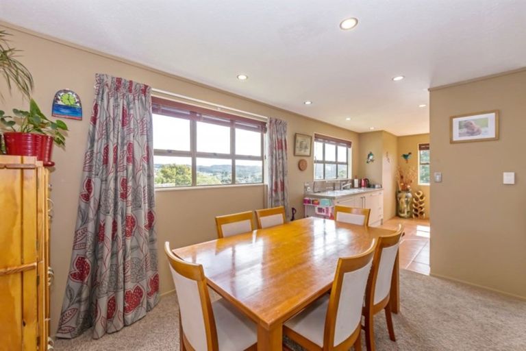 Photo of property in 15 Hillcrest Road, Hatfields Beach, Orewa, 0931