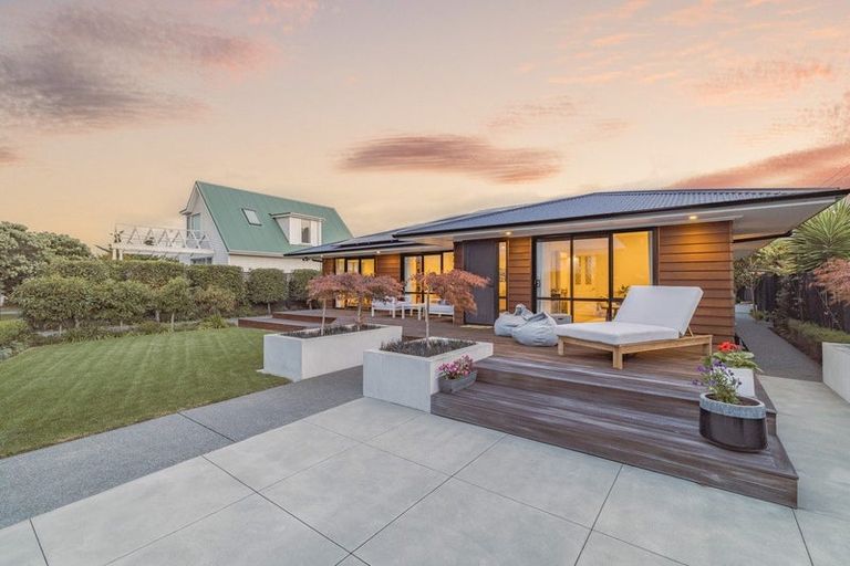 Photo of property in 87 Beachville Road, Redcliffs, Christchurch, 8081