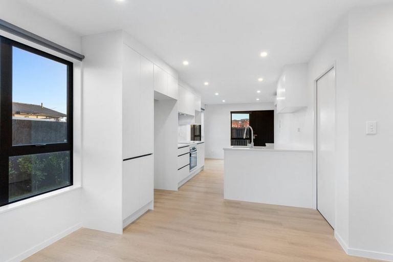 Photo of property in 27e Von Sturmer Street, Mangere East, Auckland, 2024
