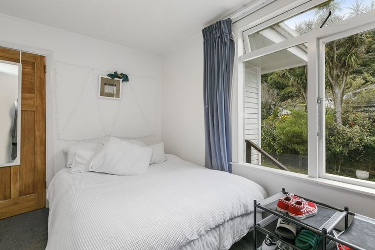 Photo of property in 379 Muritai Road, Eastbourne, Lower Hutt, 5013