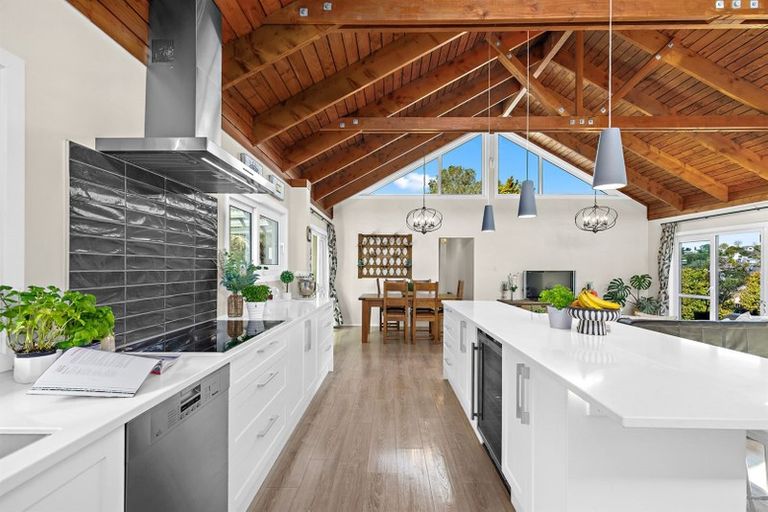 Photo of property in 21 Montclair Rise, Browns Bay, Auckland, 0630