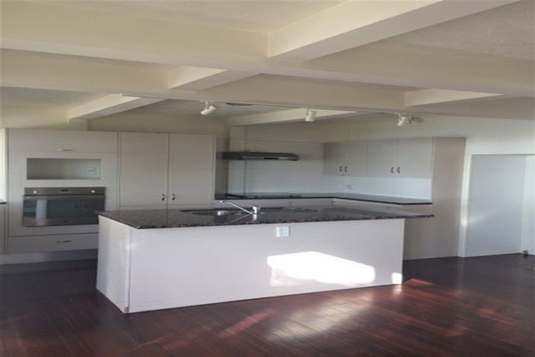 Photo of property in 23 Churchill Road, Murrays Bay, Auckland, 0630