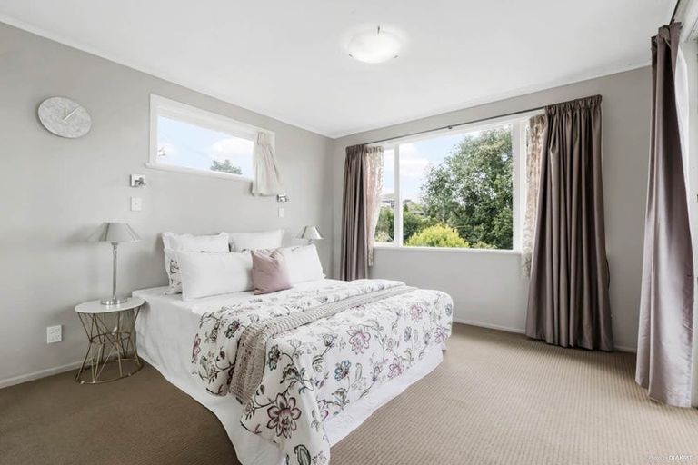 Photo of property in 12 Limmer Place, Browns Bay, Auckland, 0632