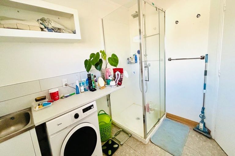 Photo of property in 24 Sunnyhill Crescent, Sunnyhills, Auckland, 2010