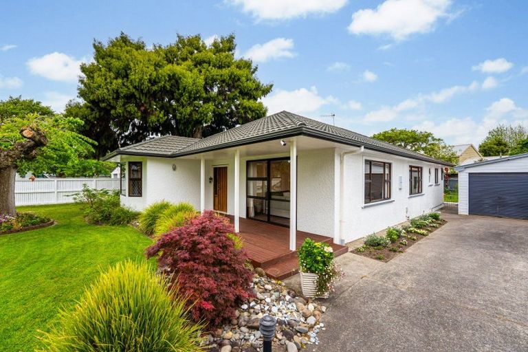 Photo of property in 114 Pahiatua Street, Hokowhitu, Palmerston North, 4410