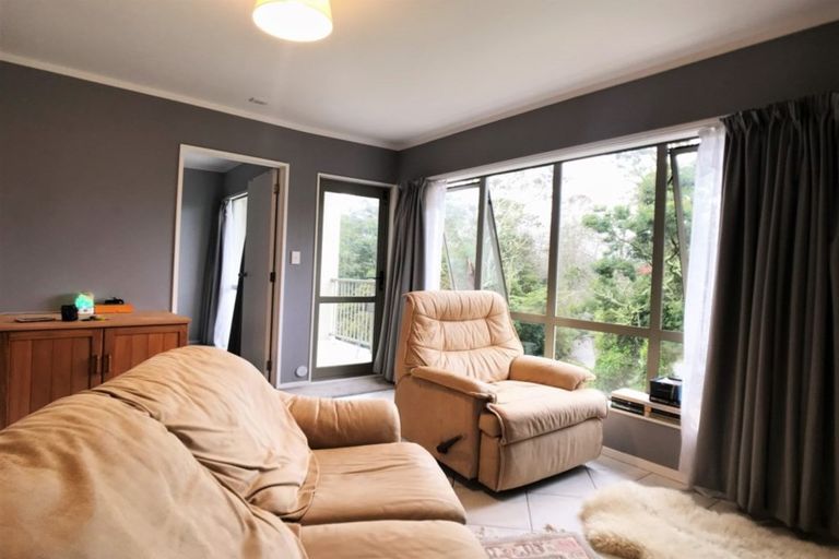 Photo of property in The Haven, 5/120 Beach Haven Road, Beach Haven, Auckland, 0626