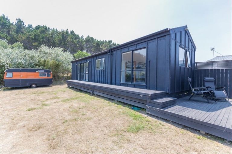 Photo of property in 56 Koputara Road, Himatangi Beach, Foxton, 4891