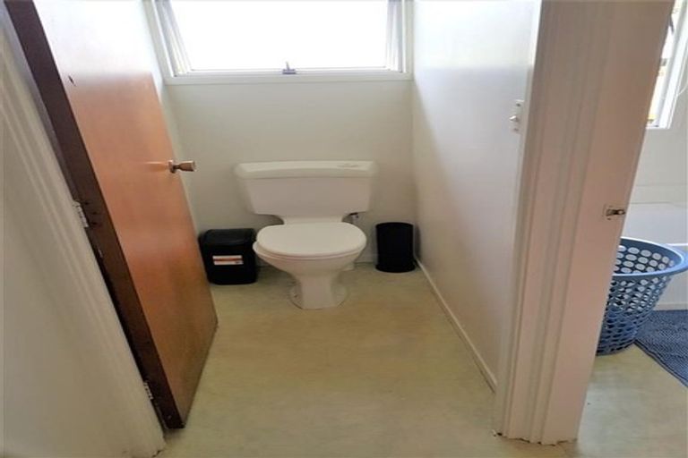 Photo of property in 8 Malibu Grove, Bayview, Auckland, 0629