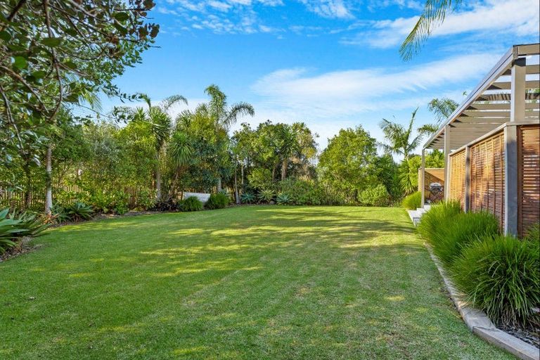 Photo of property in 2 Wonderview Road, Leigh, 0985