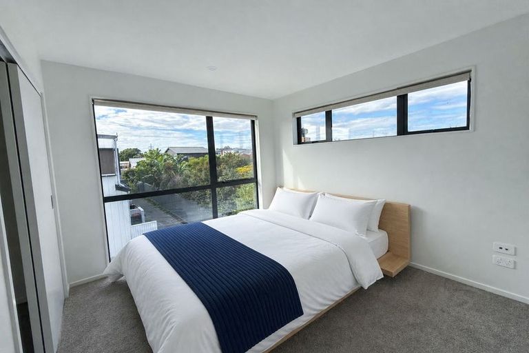 Photo of property in 1/113 Flanshaw Road, Te Atatu South, Auckland, 0610