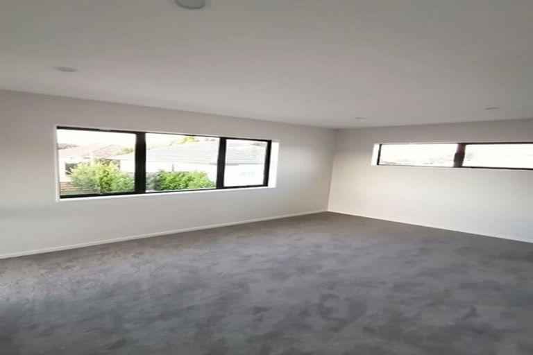 Photo of property in 117a Henderson Valley Road, Henderson, Auckland, 0612