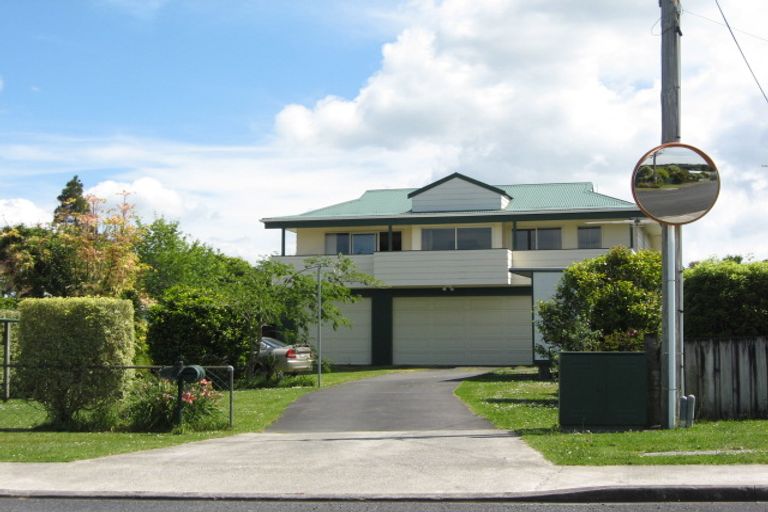 Photo of property in 21 Matua Road, Huapai, Kumeu, 0810