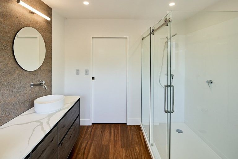 Photo of property in 21 Rewarewa Crescent, Waikanae, 5036