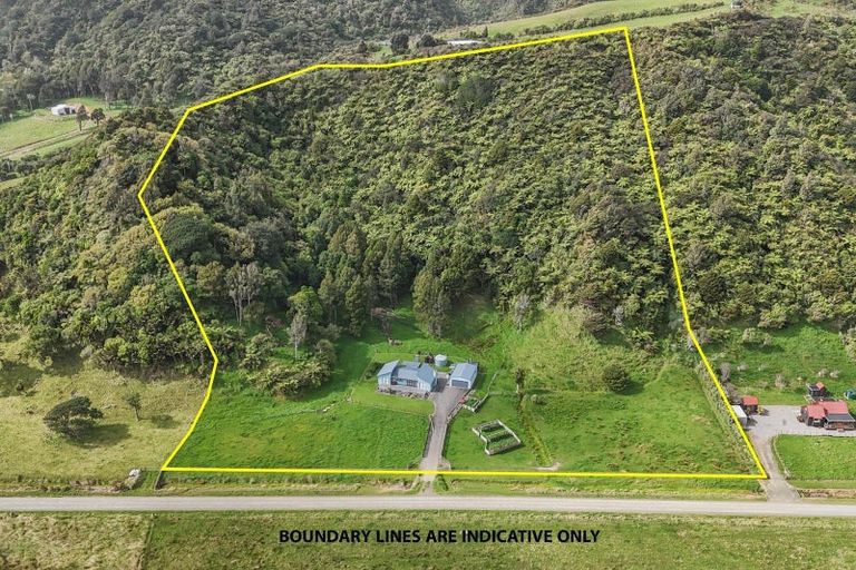 Photo of property in 139 Te Mahoe Road, Mokau, 4376