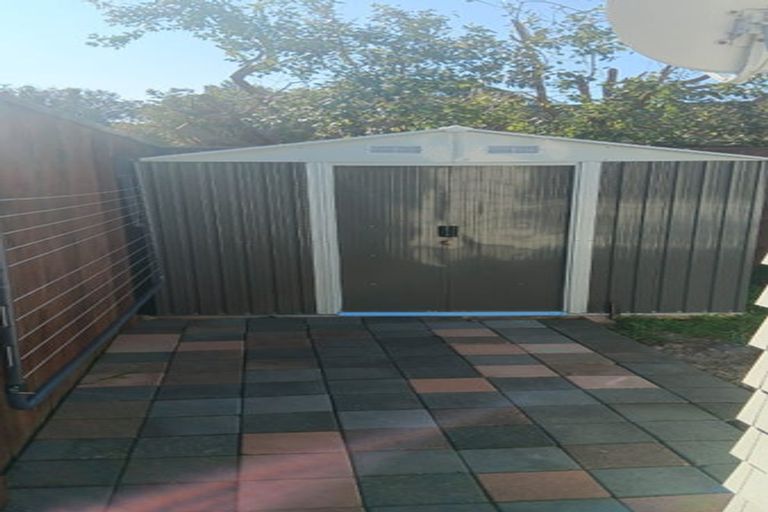 Photo of property in 10 Freyberg Crescent, Waikanae Beach, Waikanae, 5036