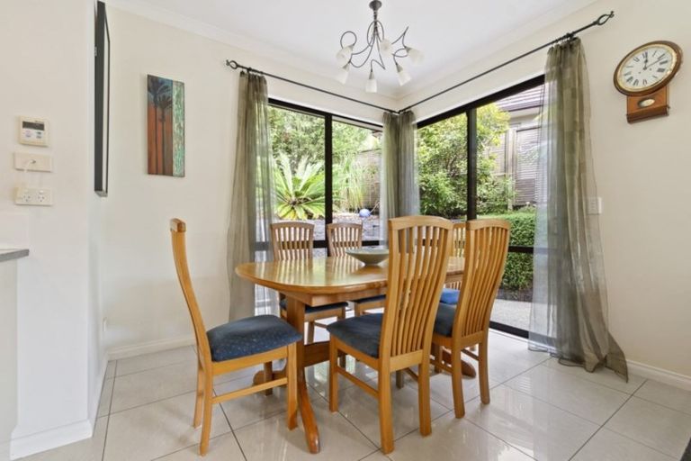 Photo of property in 44 Grammar School Road, Pakuranga, Auckland, 2010