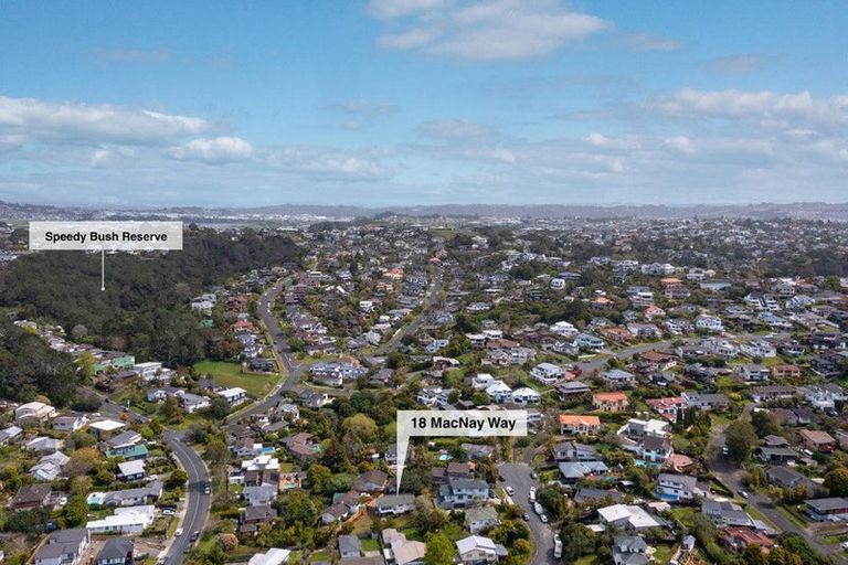 Photo of property in 18 Macnay Way, Murrays Bay, Auckland, 0630