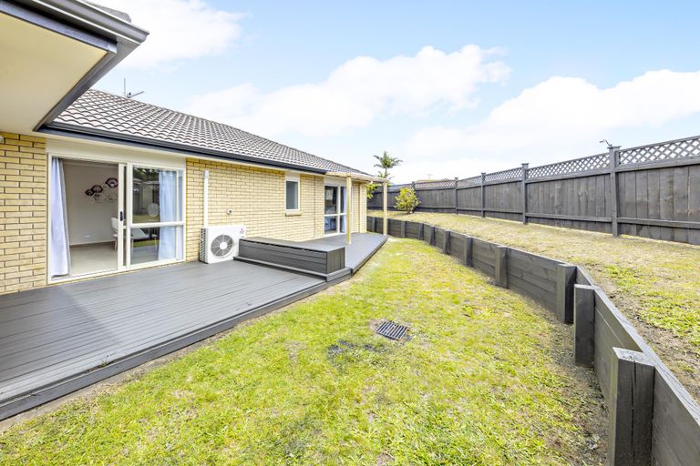 Photo of property in 12 Ironstone Place, Randwick Park, Auckland, 2105