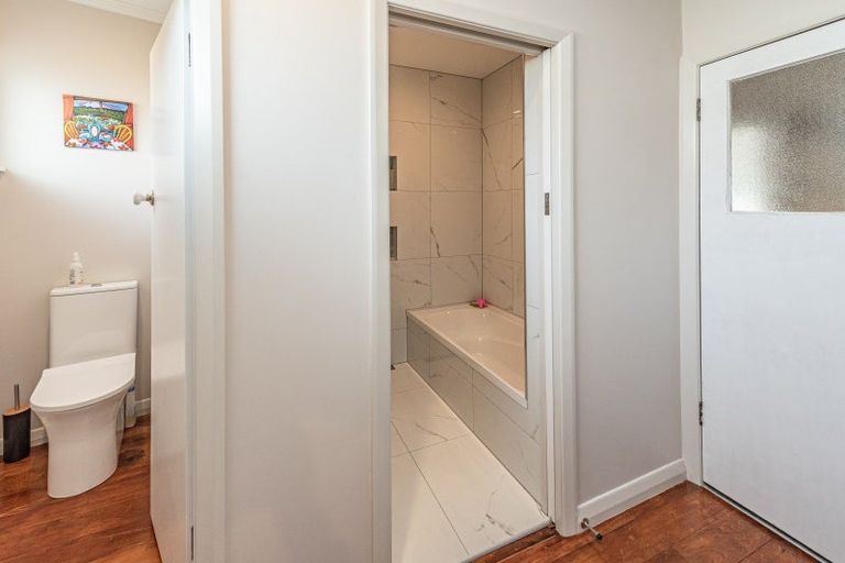 Photo of property in 16 Oakland Avenue, Saint Johns Hill, Whanganui, 4500