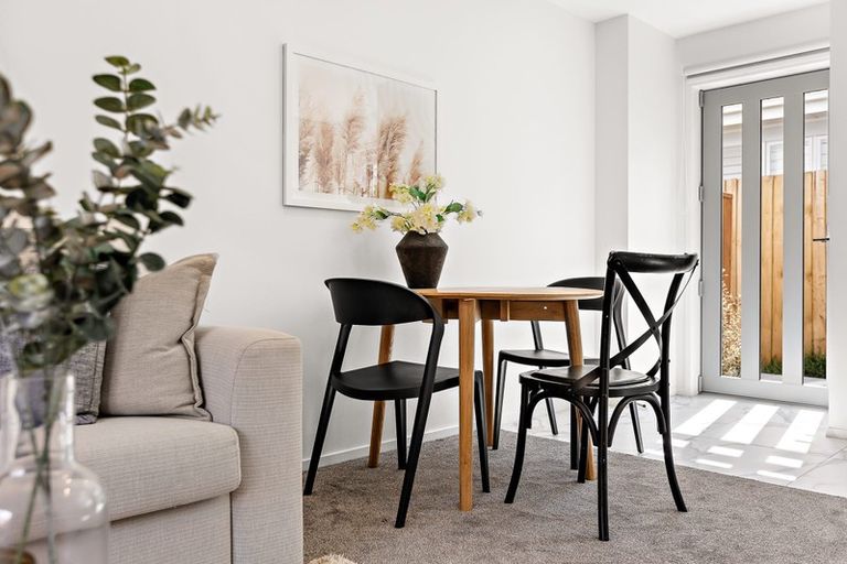 Photo of property in 3/8 Yeovil Road, Te Atatu Peninsula, Auckland, 0610