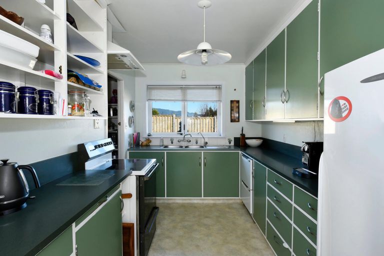 Photo of property in 44 Arapiki Road, Stoke, Nelson, 7011