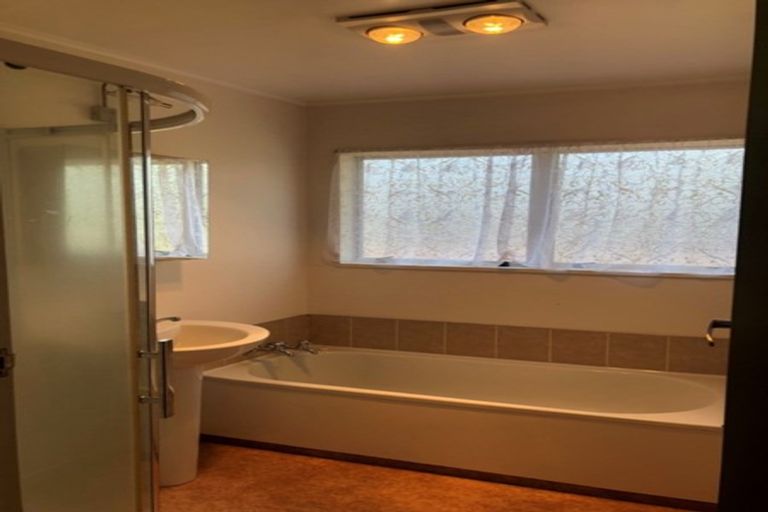 Photo of property in 40 Cumberland Crescent, Welcome Bay, Tauranga, 3112