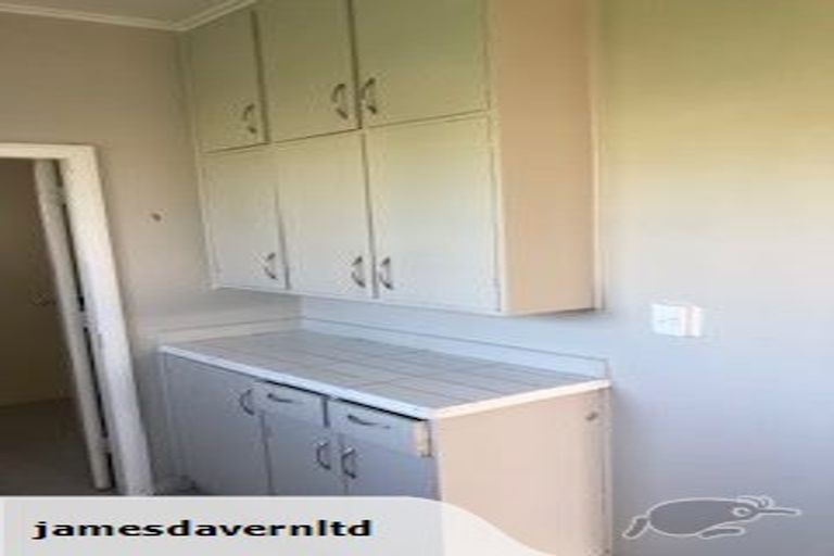 Photo of property in 192 Rathgar Road, Henderson, Auckland, 0610