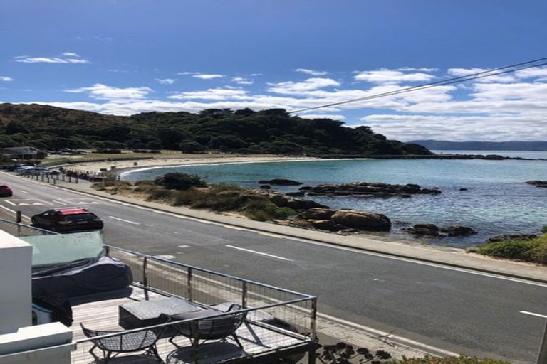 Photo of property in 489 Karaka Bay Road, Karaka Bays, Wellington, 6022