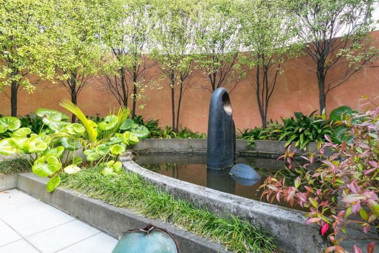 Photo of property in Highwic, 1/32 Hobson Street, Thorndon, Wellington, 6011