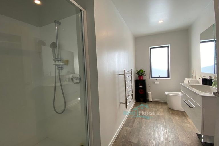 Photo of property in 36 Matawhanga Drive, Wattle Downs, Auckland, 2103