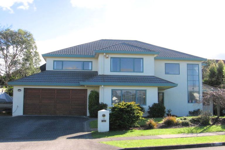 Photo of property in 11 Artesia Close, Shamrock Park, Auckland, 2016