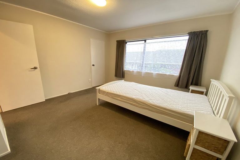 Photo of property in 2/717 East Coast Road, Browns Bay, Auckland, 0630