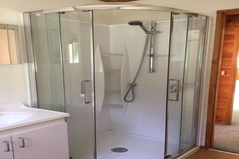 Photo of property in 60a Kaurilands Road, Titirangi, Auckland, 0604