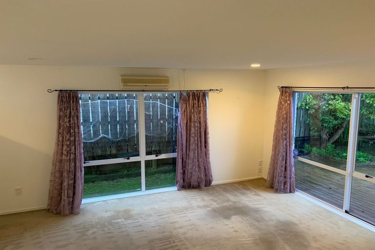 Photo of property in 2/17 Kells Place, Botany Downs, Auckland, 2010