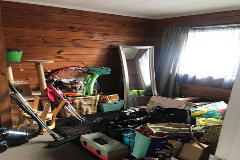 Photo of property in 57 Pine Avenue, Henderson, Auckland, 0612