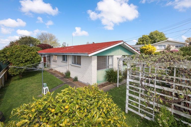 Photo of property in 69 Tuhikaramea Road, Dinsdale, Hamilton, 3204