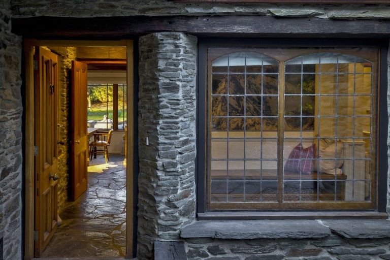 Photo of property in 11 Arrowtown-lake Hayes Road, Lake Hayes, Queenstown, 9371