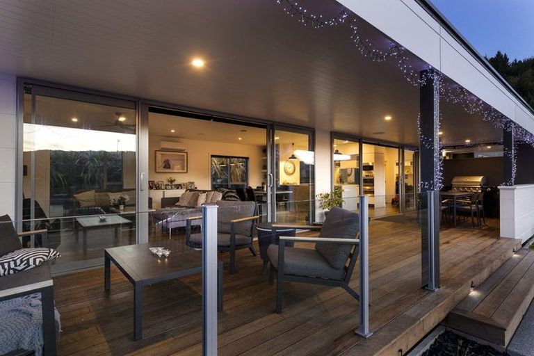 Photo of property in 2 Fantail Heights, Picton, 7220