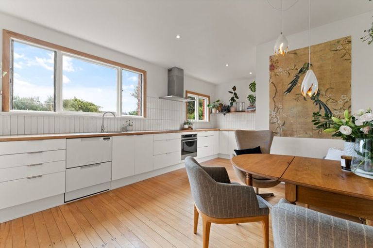 Photo of property in 92 Hargest Crescent, Saint Clair, Dunedin, 9012