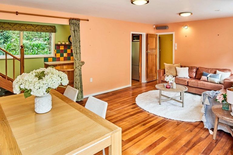 Photo of property in 88 Airlie Road, Plimmerton, Porirua, 5026