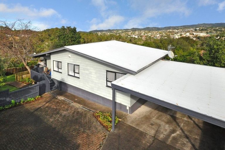 Photo of property in 19 Mckinley Road, Sunnyvale, Auckland, 0612