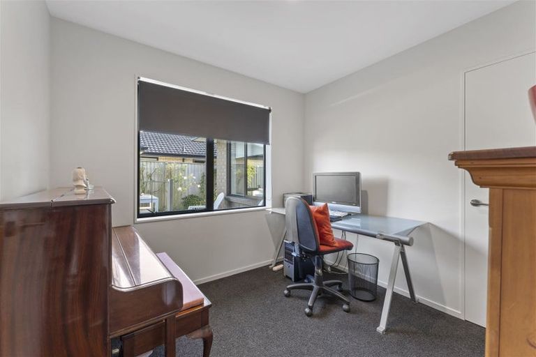 Photo of property in 34 Minerva Crescent, Woodend, 7610