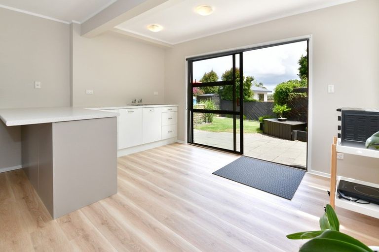 Photo of property in 73b Vipond Road, Stanmore Bay, Whangaparaoa, 0932