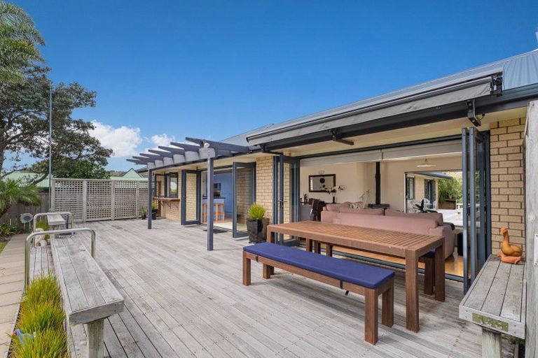 Photo of property in 136 Waimaire Avenue, Matarangi, Whitianga, 3592