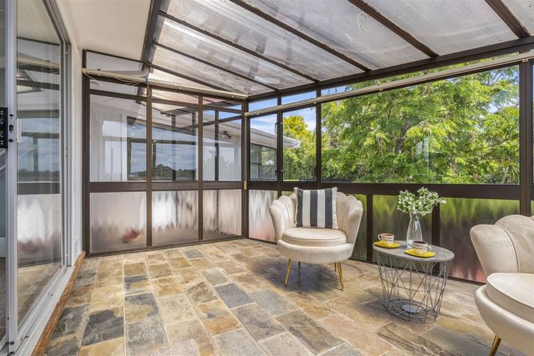 Photo of property in 2/44 Becroft Drive, Forrest Hill, Auckland, 0620