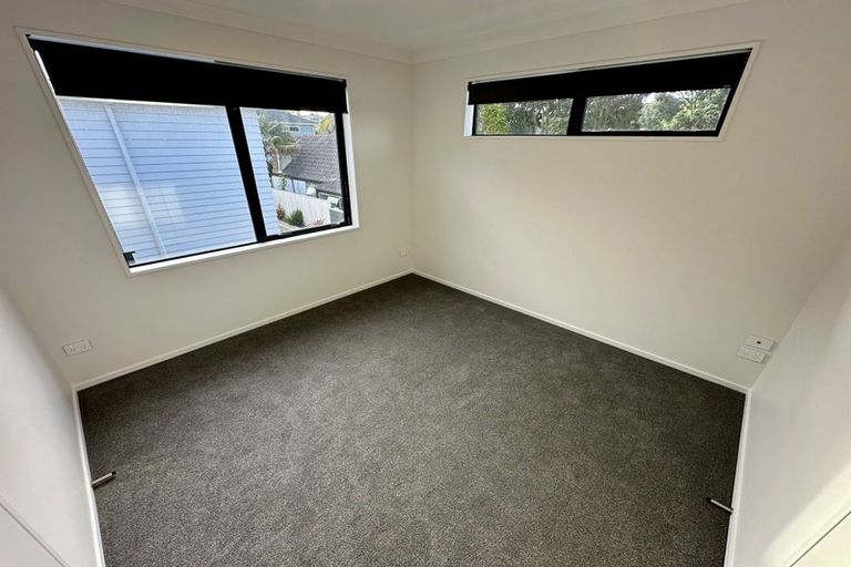 Photo of property in 6a Jern Place, Eastern Beach, Auckland, 2012