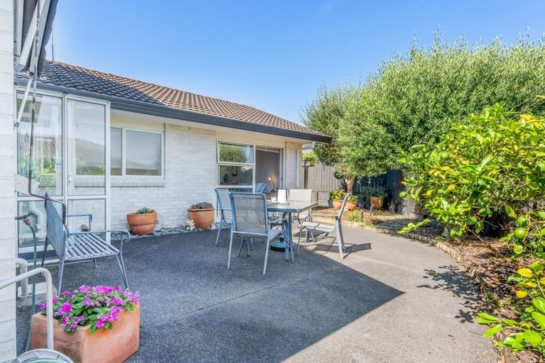 Photo of property in 1/8 Solana Court, Botany Downs, Auckland, 2010