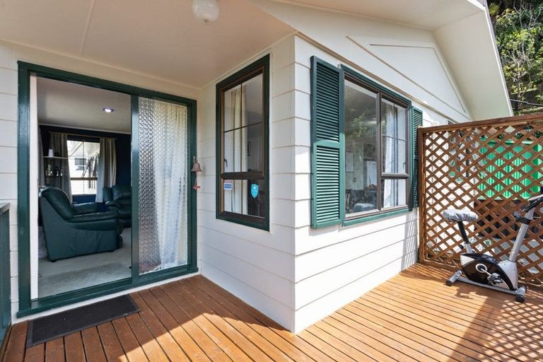 Photo of property in 52 Hathaway Avenue, Karori, Wellington, 6012