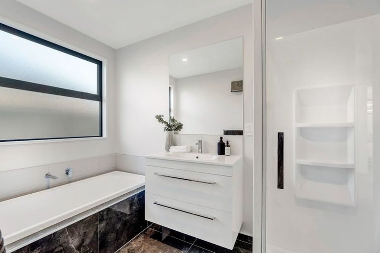 Photo of property in 28 Larissa Road, Halswell, Christchurch, 8025