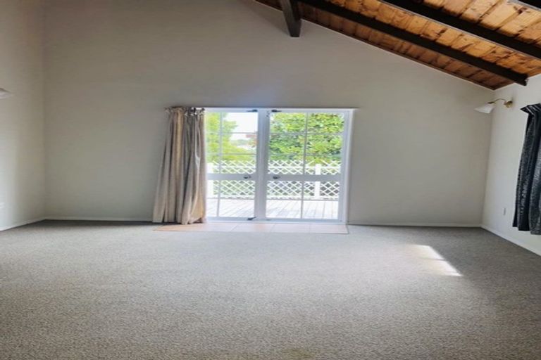 Photo of property in 2/26 Richards Avenue, Forrest Hill, Auckland, 0620